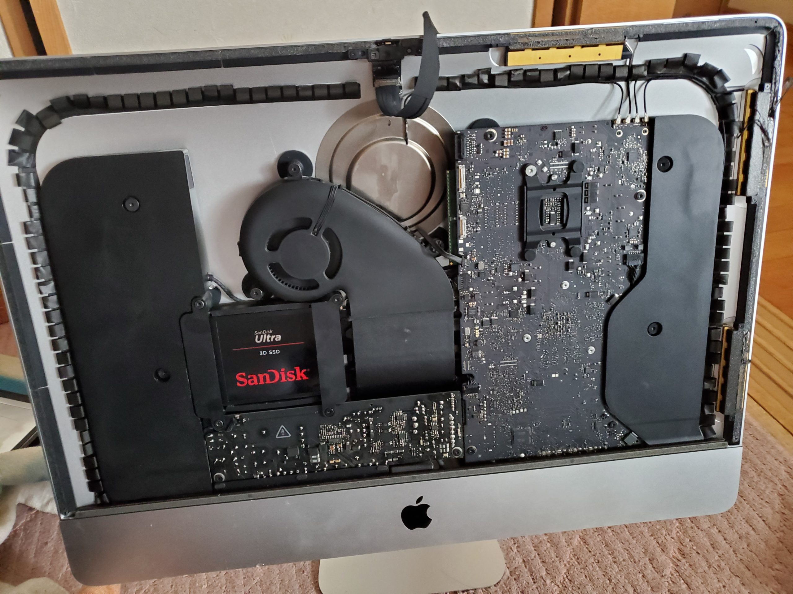 iMac (21.5-inch, Late 2012)のメモリとSSD換装（その２）